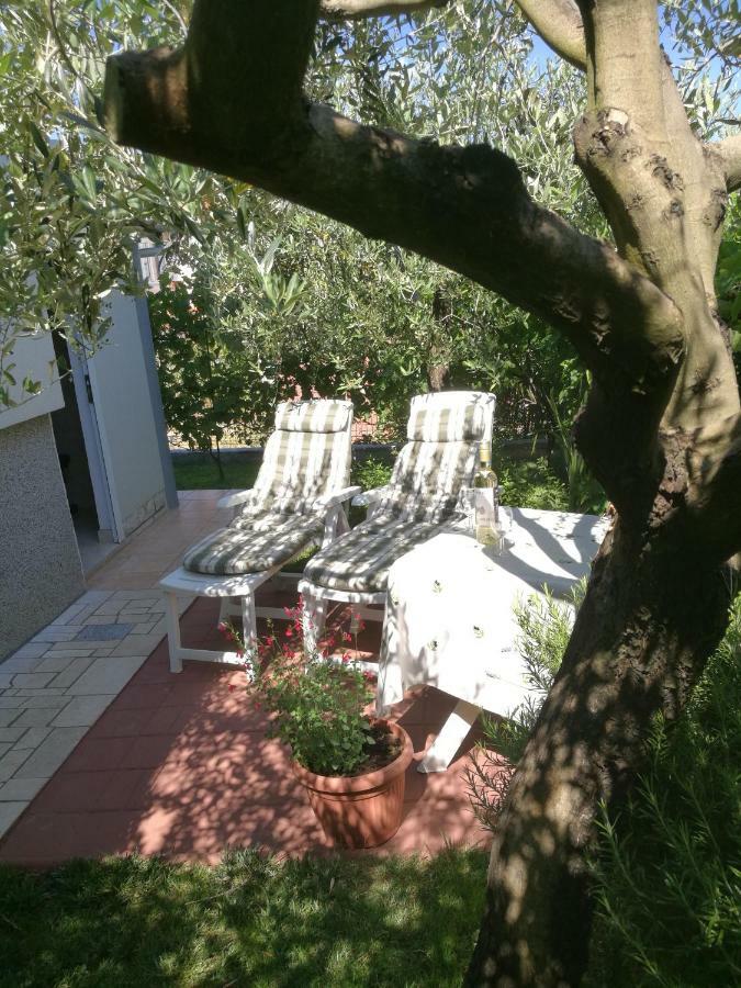 Studio Apartment Oliva Pula Bagian luar foto